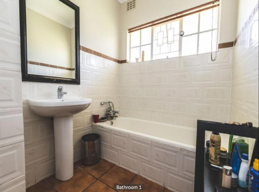 4 Bedroom Property for Sale in Beacon Bay Eastern Cape